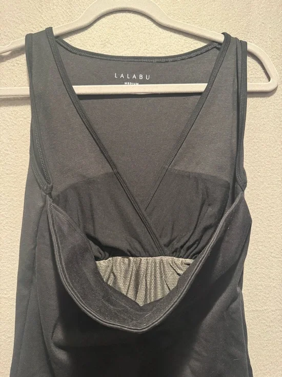 Lalabu Soothe Black Newborn Carry Tank Top - Picture 2 of 5